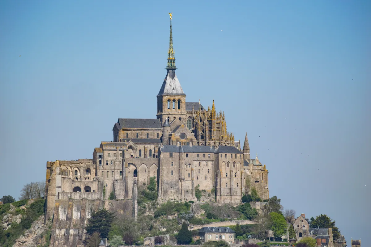 Mont Saint-Michel i Monte Sant'Angelo
